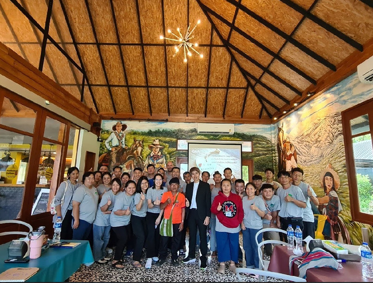 Teamfoto nach Abschluss eines Workshops im Rahmen des Teamtrainings.